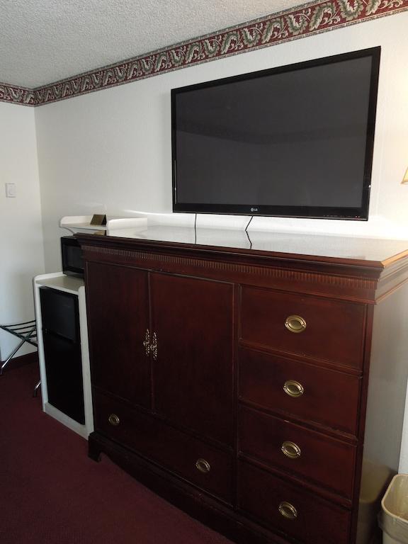 Days Inn Riverton Bagian luar foto